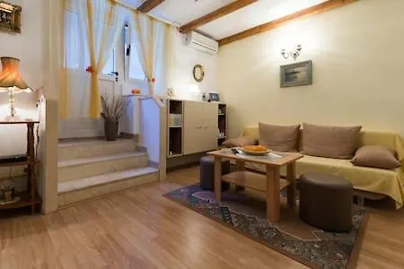 On Manus Apartmán