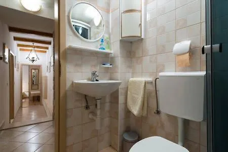 On Manus Apartmán